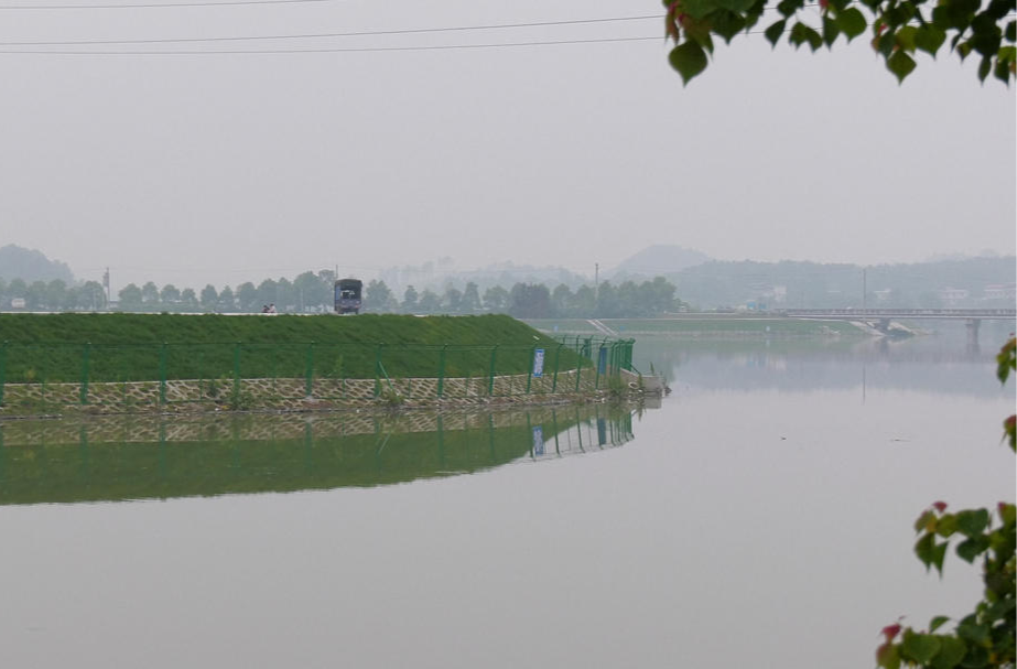 刘洋督导水利设施项目建设和农业生产工作