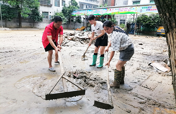 界牌鎮(zhèn)中心幼兒園：做好災(zāi)后恢復(fù)工作，確保秋季平安開學(xué)