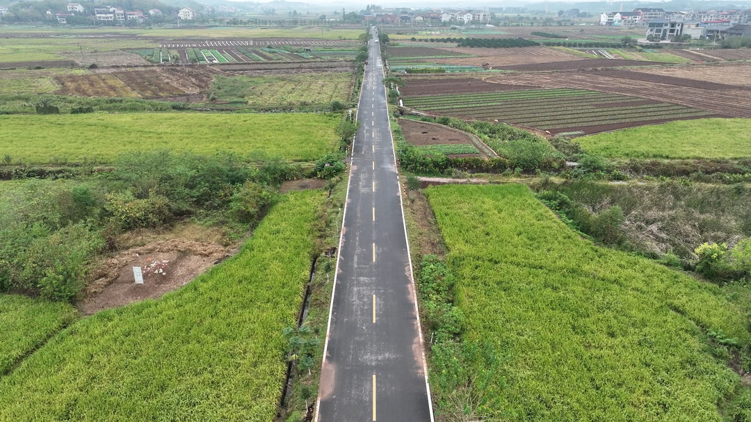 民生可感行动｜县公路建设养护中心：城乡公路“焕”新颜  修路便民暖人心