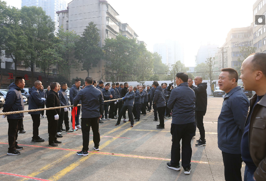 县城管综合执法局：开展拔河比赛，凝聚队伍合力