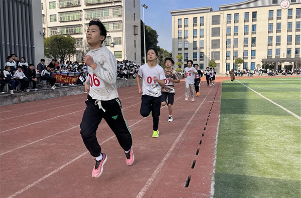 台源镇芙蓉学校举行第三届冬季田径运动会