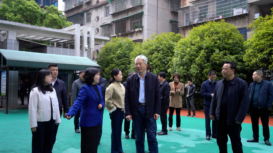 市人大常委会调研我县儿童福利和权益保护情况