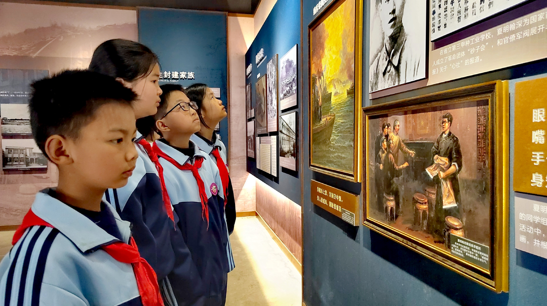 衡阳县栏垅乡中心小学：清明祭英烈，丰碑励初心