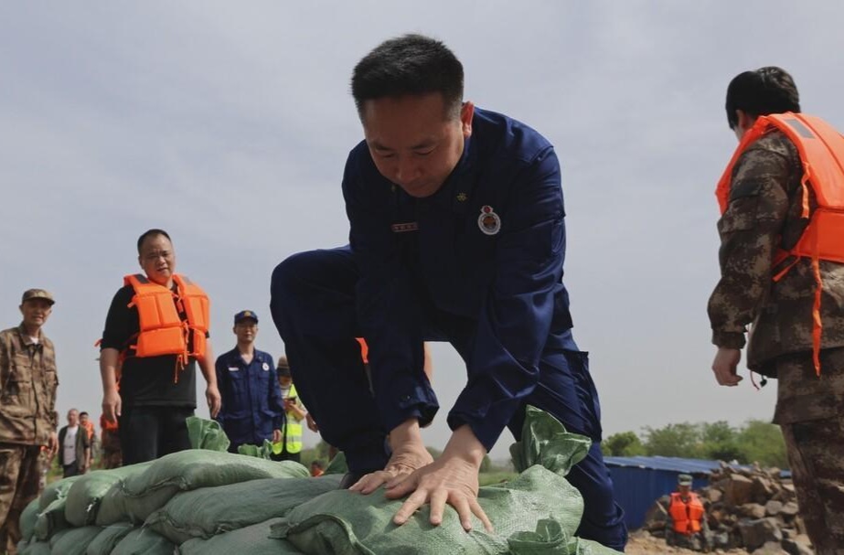 防汛备汛丨西渡镇：开展防汛抢险应急演练 提升应急处置能力