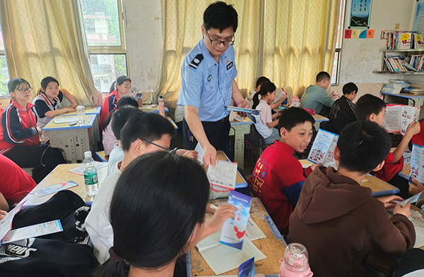 衡阳县银瓷完小：识毒防毒护成长，司法宣传进校园
