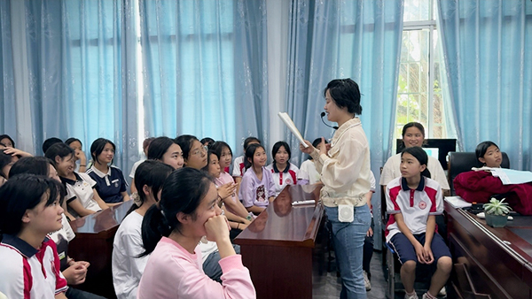 衡阳县库宗中学：呵护女生青春期的“那些事”