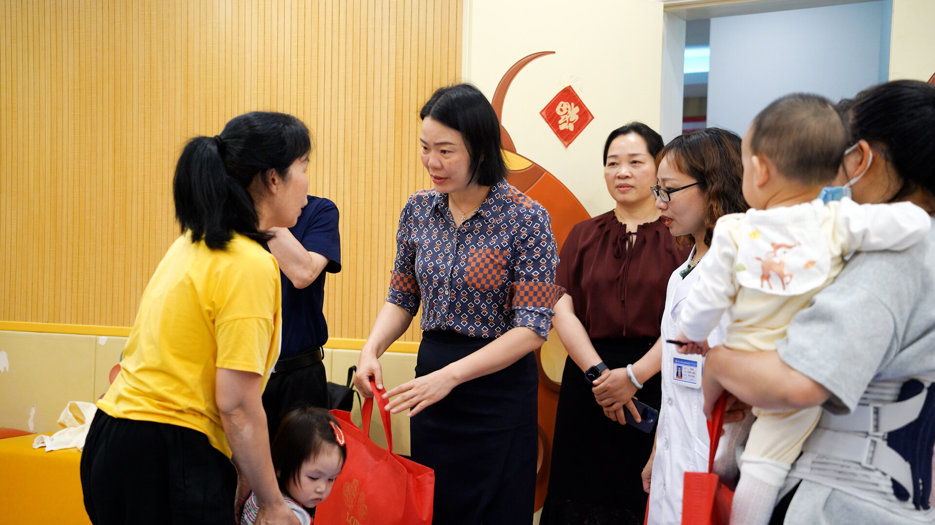 全国助残日｜肖珍珠走访慰问残疾儿童