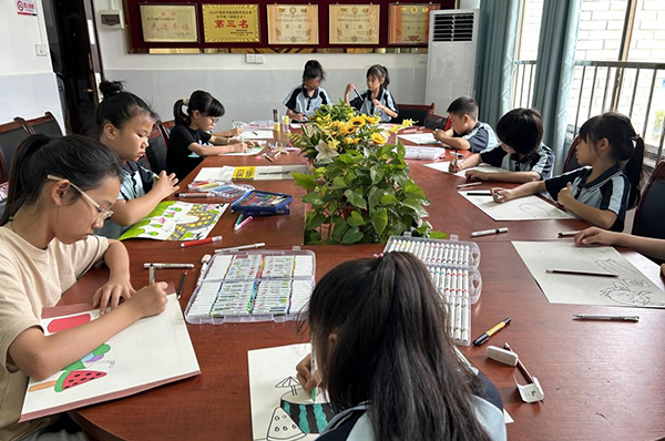 衡阳县春晖小学：翰墨绘童心，七彩庆六一