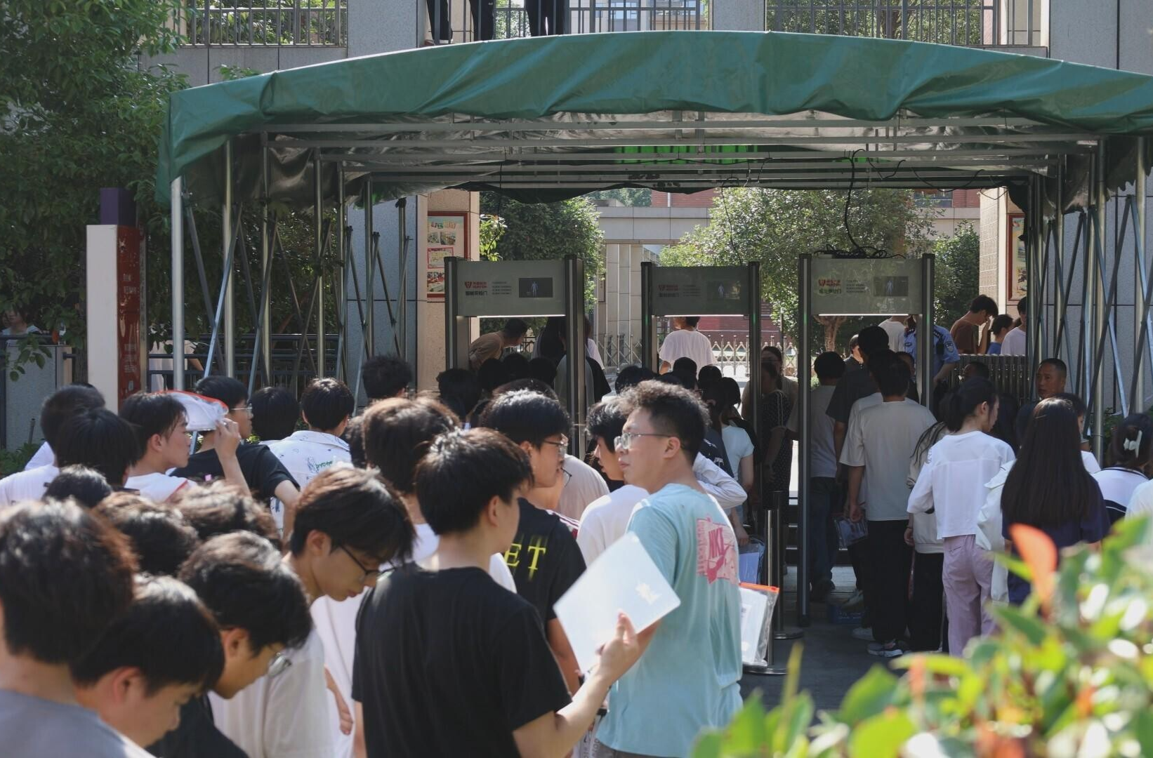 高考今日開(kāi)考 我縣7000余名學(xué)子逐夢(mèng)考場(chǎng)