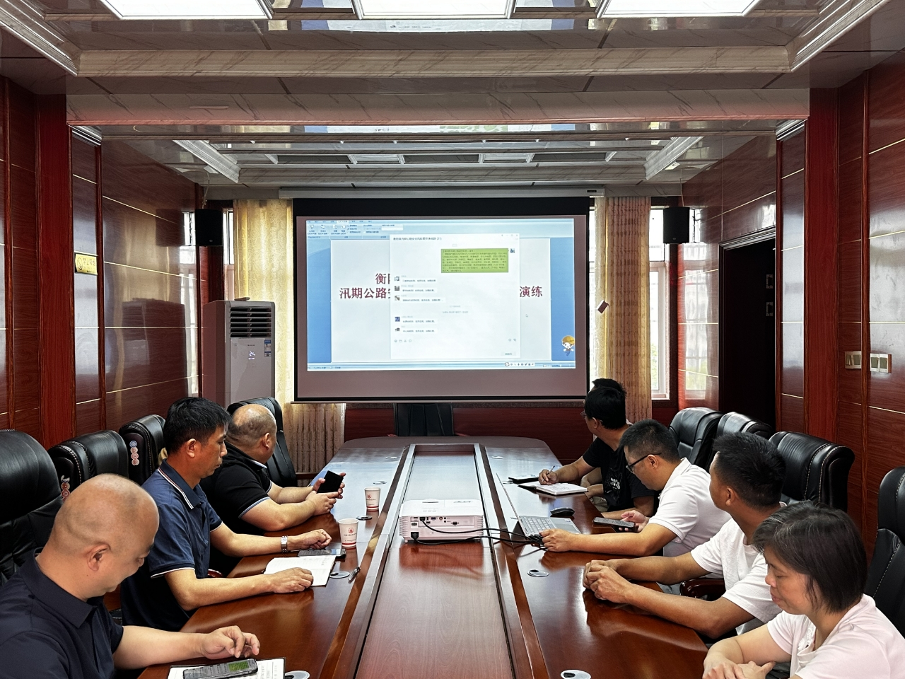 衡陽縣公路建設(shè)養(yǎng)護(hù)中心開展汛期專項(xiàng)演練