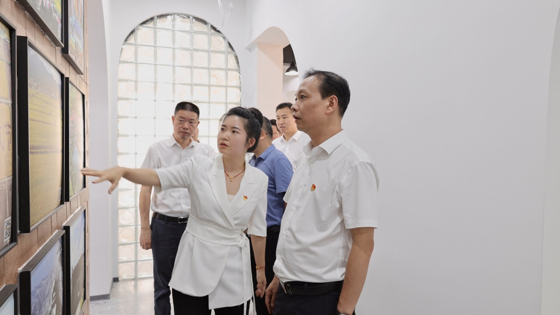 楊峰到庫宗橋鎮(zhèn)調研 扮靚鄉(xiāng)村顏值 提升產(chǎn)業(yè)質效 繪就和美鄉(xiāng)村新畫卷