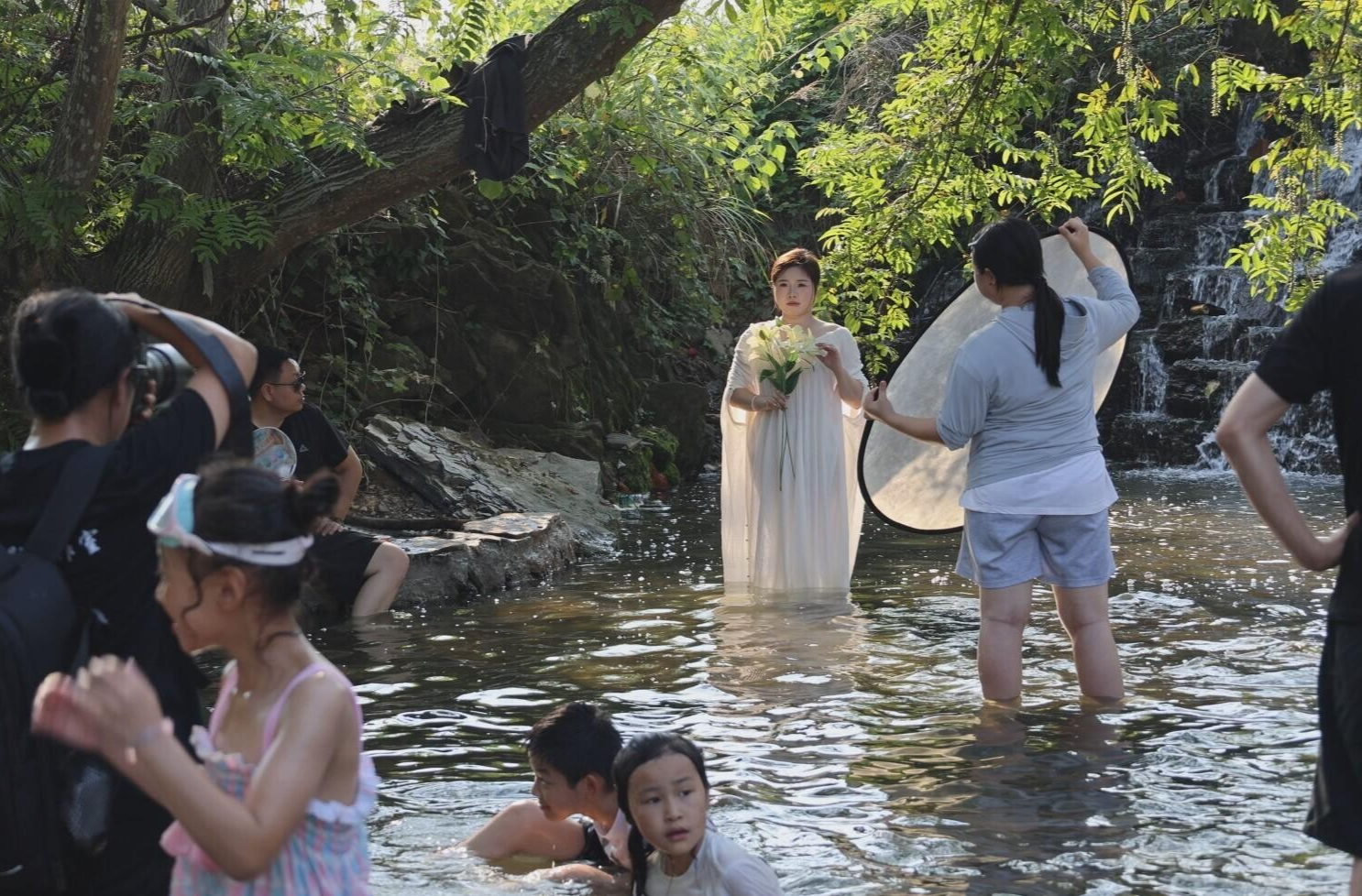 庫(kù)宗橋鎮(zhèn)：山澗戲水解鎖夏日清涼新玩法