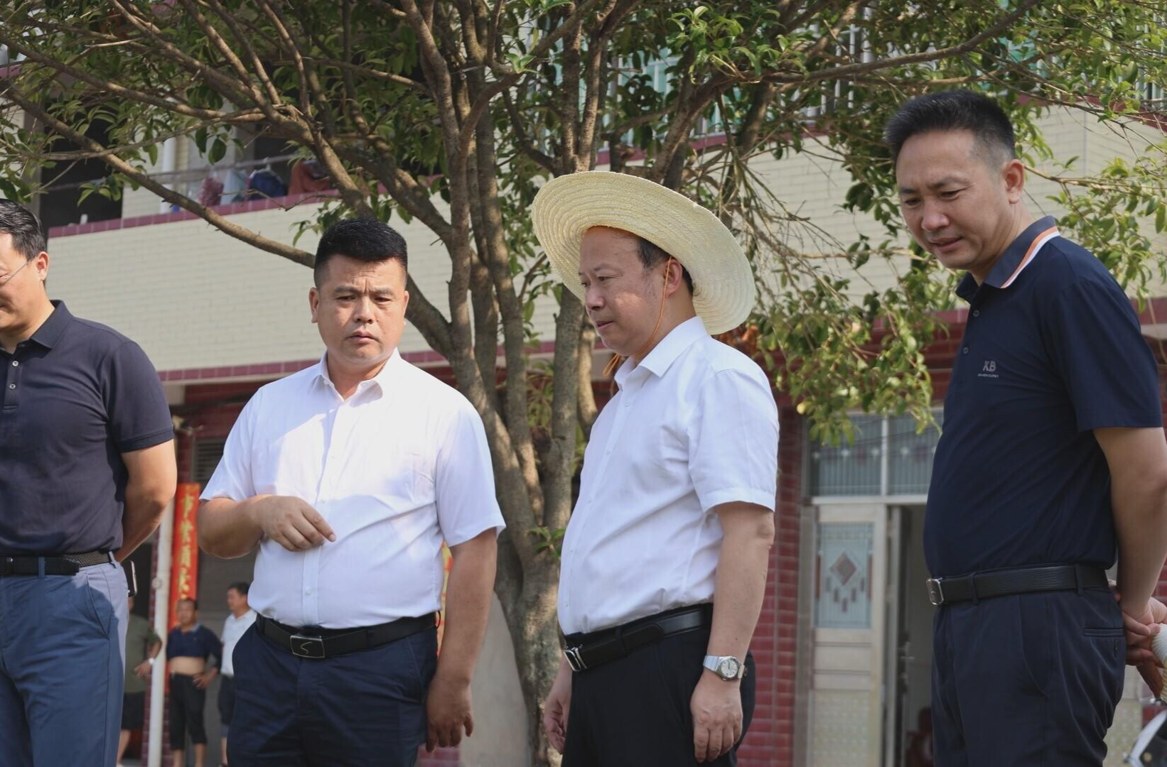 孫浩到梅花村調(diào)研 突出特色亮點(diǎn) 堅(jiān)持以點(diǎn)帶面 推進(jìn)鄉(xiāng)村全面振興