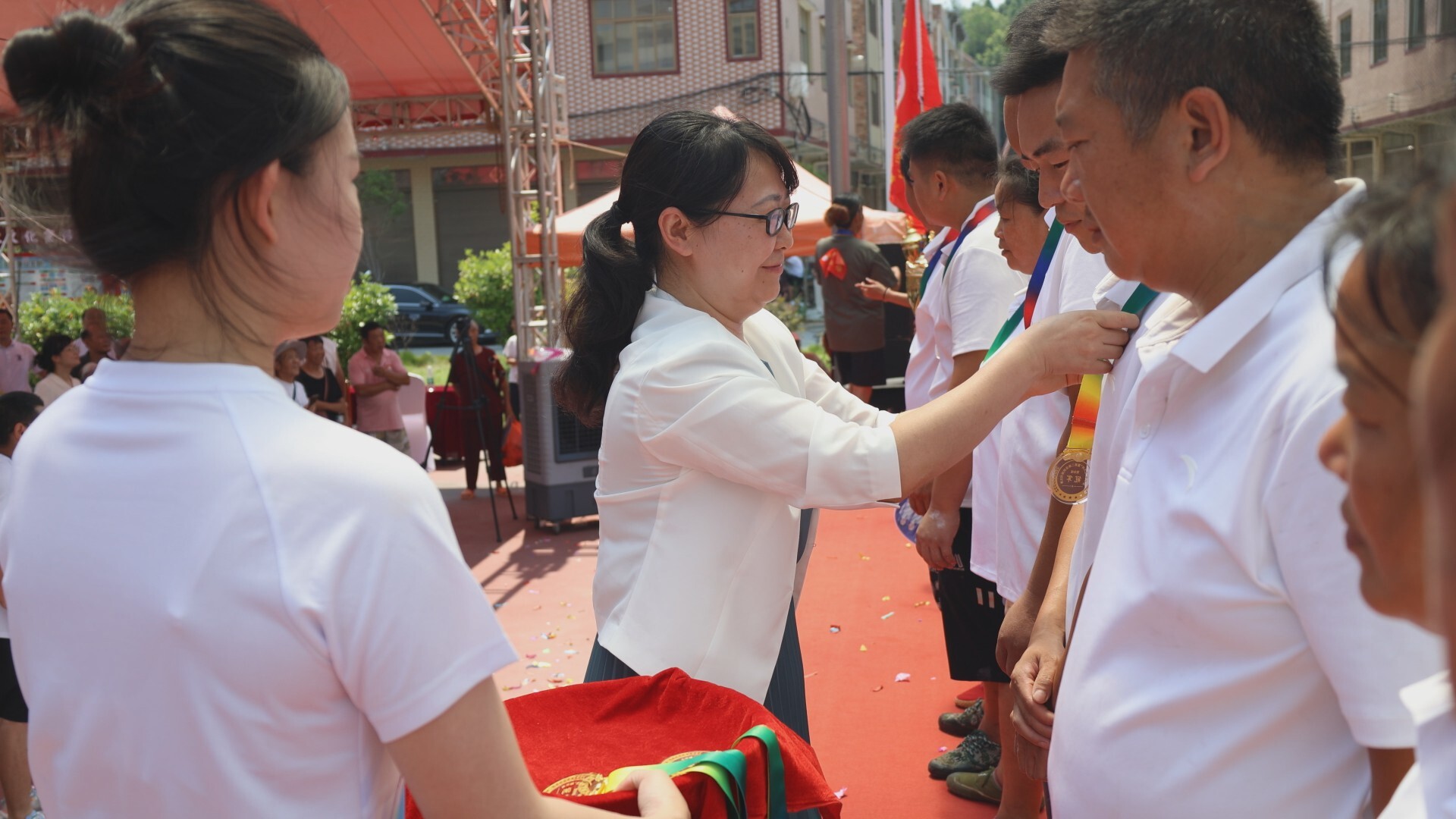 關(guān)市鎮(zhèn)“宏大杯”第二屆全民拔河比賽圓滿落幕