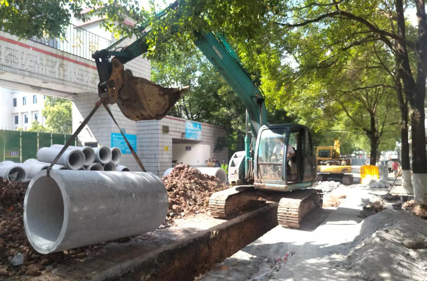 縣城管執(zhí)法局：五大行動煥新顏  愛民路上民心暖
