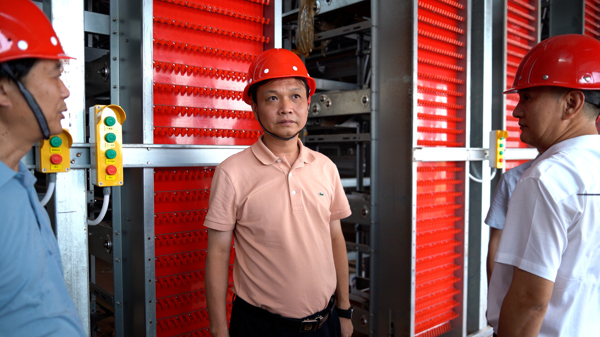 楊峰調(diào)度重點項目建設(shè)  抓進(jìn)度 保安全 重生態(tài) 推動重點項目早日投產(chǎn)見效