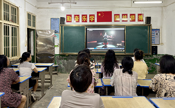 衡陽(yáng)縣富田完?。汗哺皫煹轮s  點(diǎn)亮教育之光