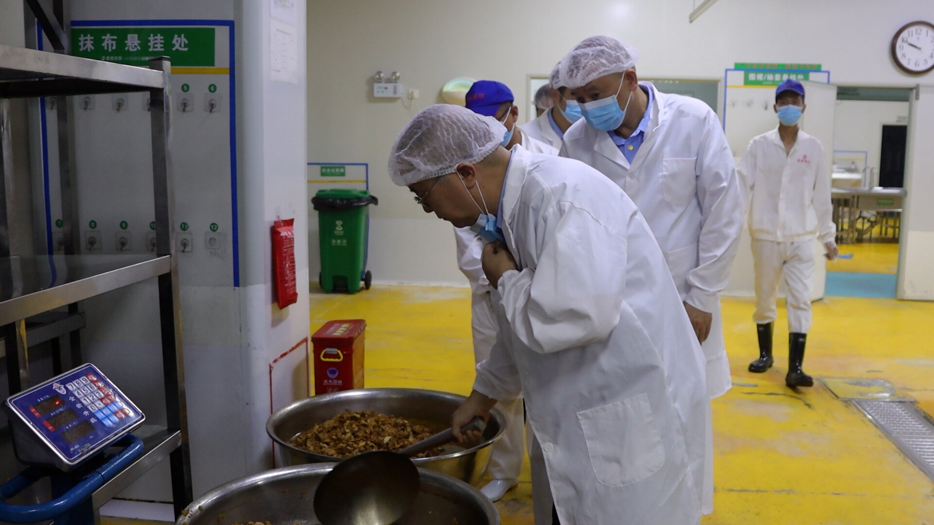 我縣開展學(xué)校及周邊食品安全專項檢查 守護師生“舌尖上的安全”