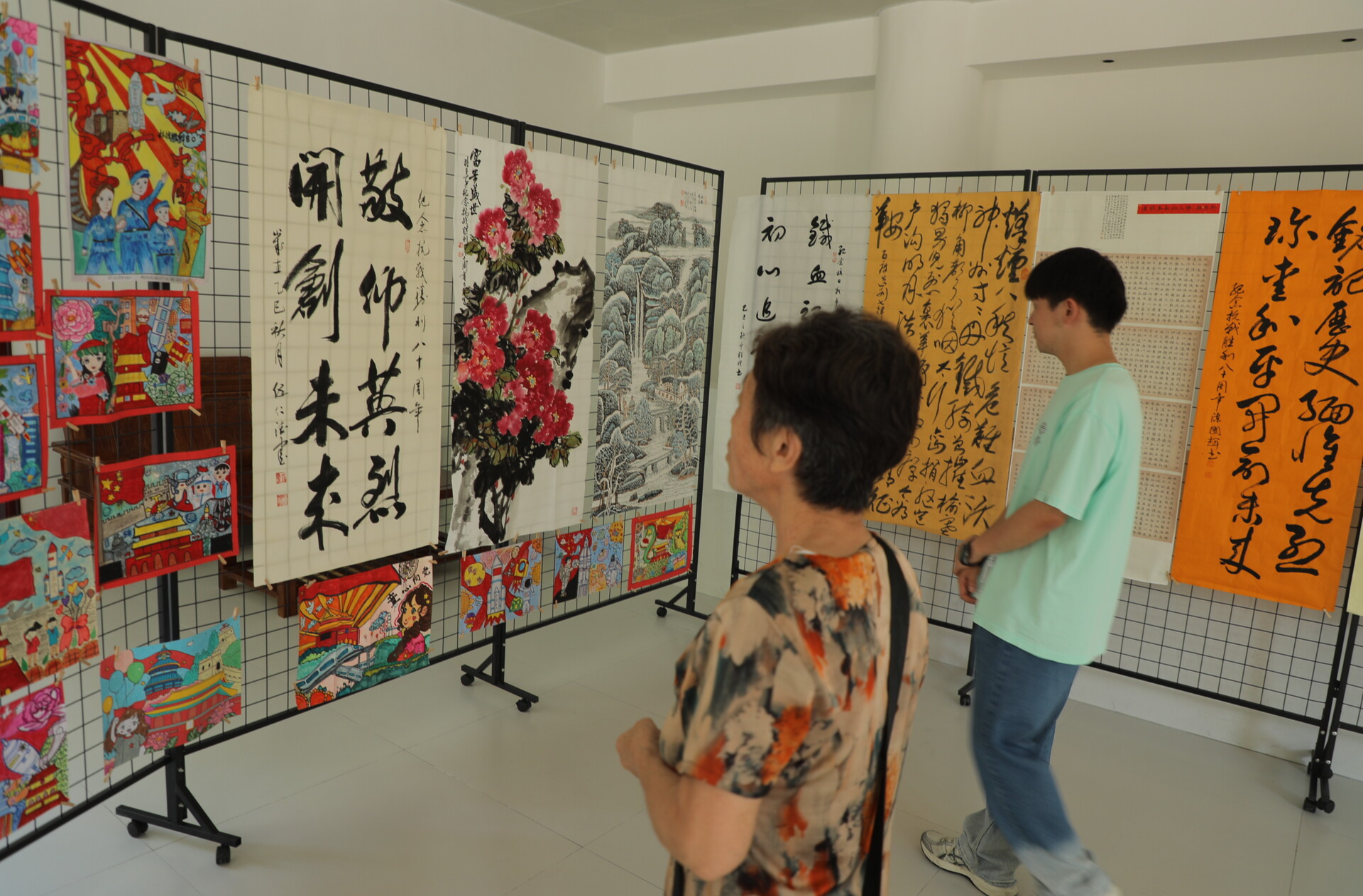 衡陽縣舉辦紀(jì)念抗戰(zhàn)勝利80周年書畫展 各界人士共緬歷史