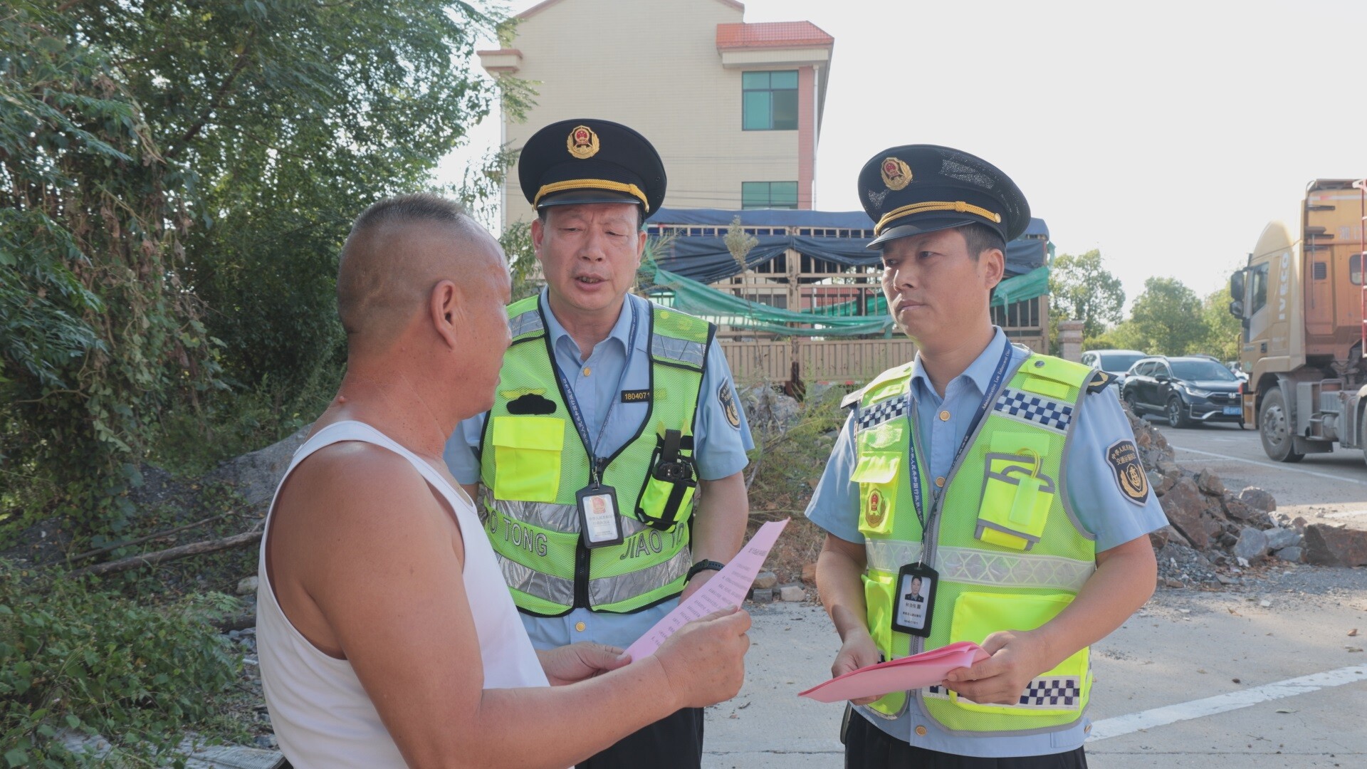 我县开展货运车辆突出违法行为专项整治行动