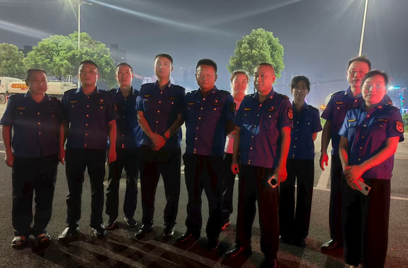 衡阳县城管局：启动“迎双节、保安全、护环境”专项行动 为城市“梳妆打扮”