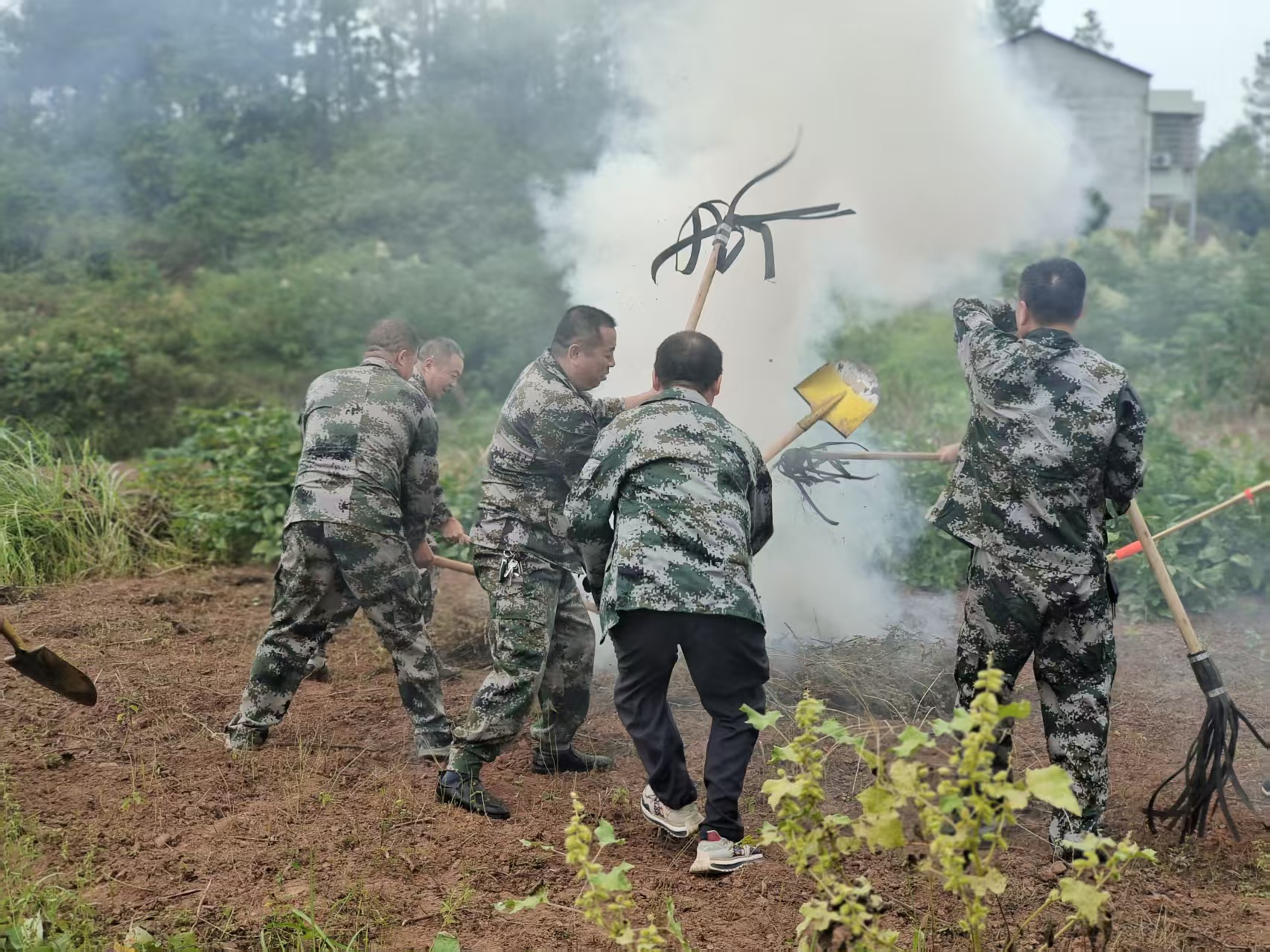 栏垅乡：以“练”备战 筑牢森林防火安全屏障