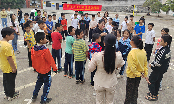 衡阳县栏垅中心小学：音乐治愈心扉，民政爱伴“童”行