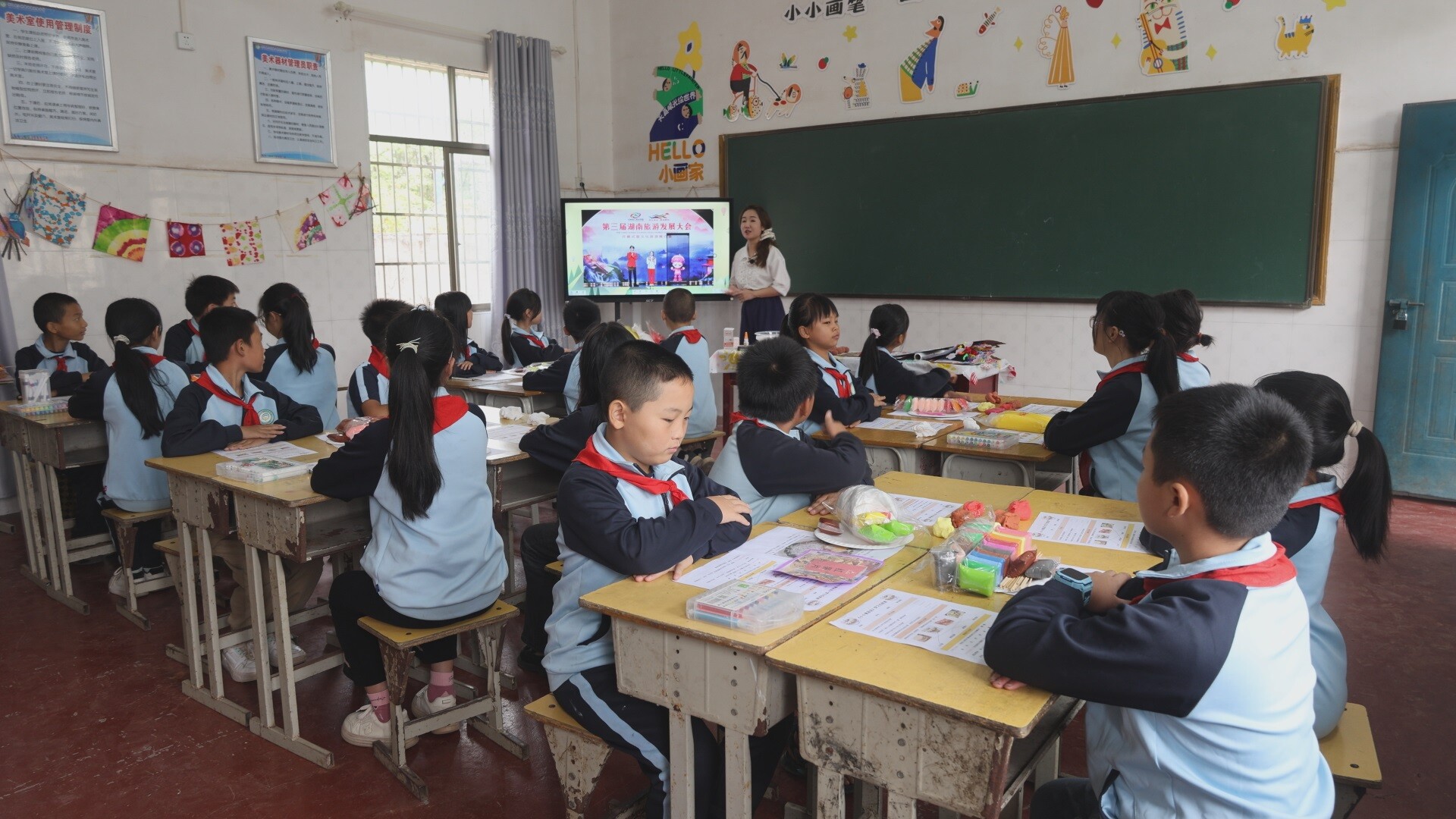 三湖甘泉完小：课堂变“厨房”，指尖“捏”出家乡味