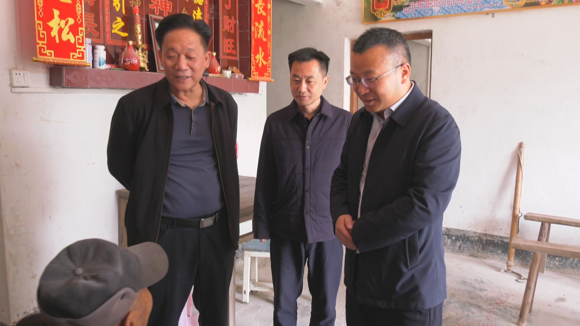 刘礼根走访慰问高龄老人、困难老人和参战老兵