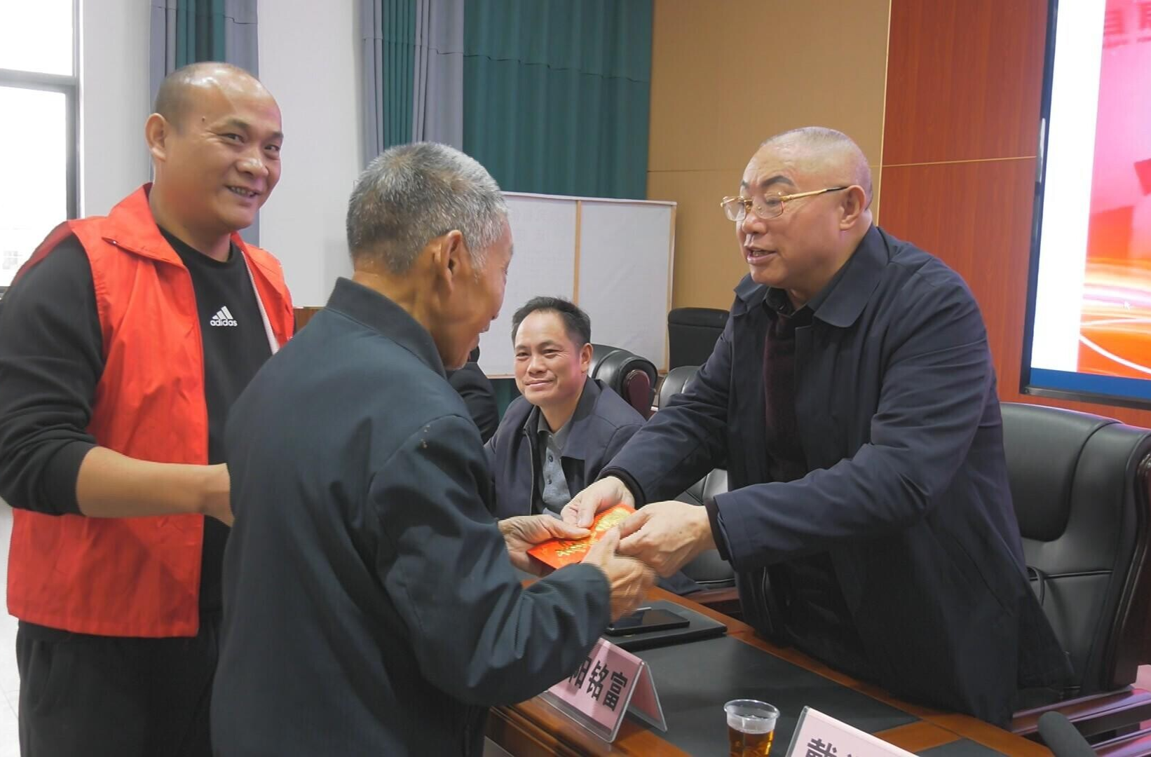 我们的节日•重阳 | 人大代表情系桑梓 反哺家乡助振兴