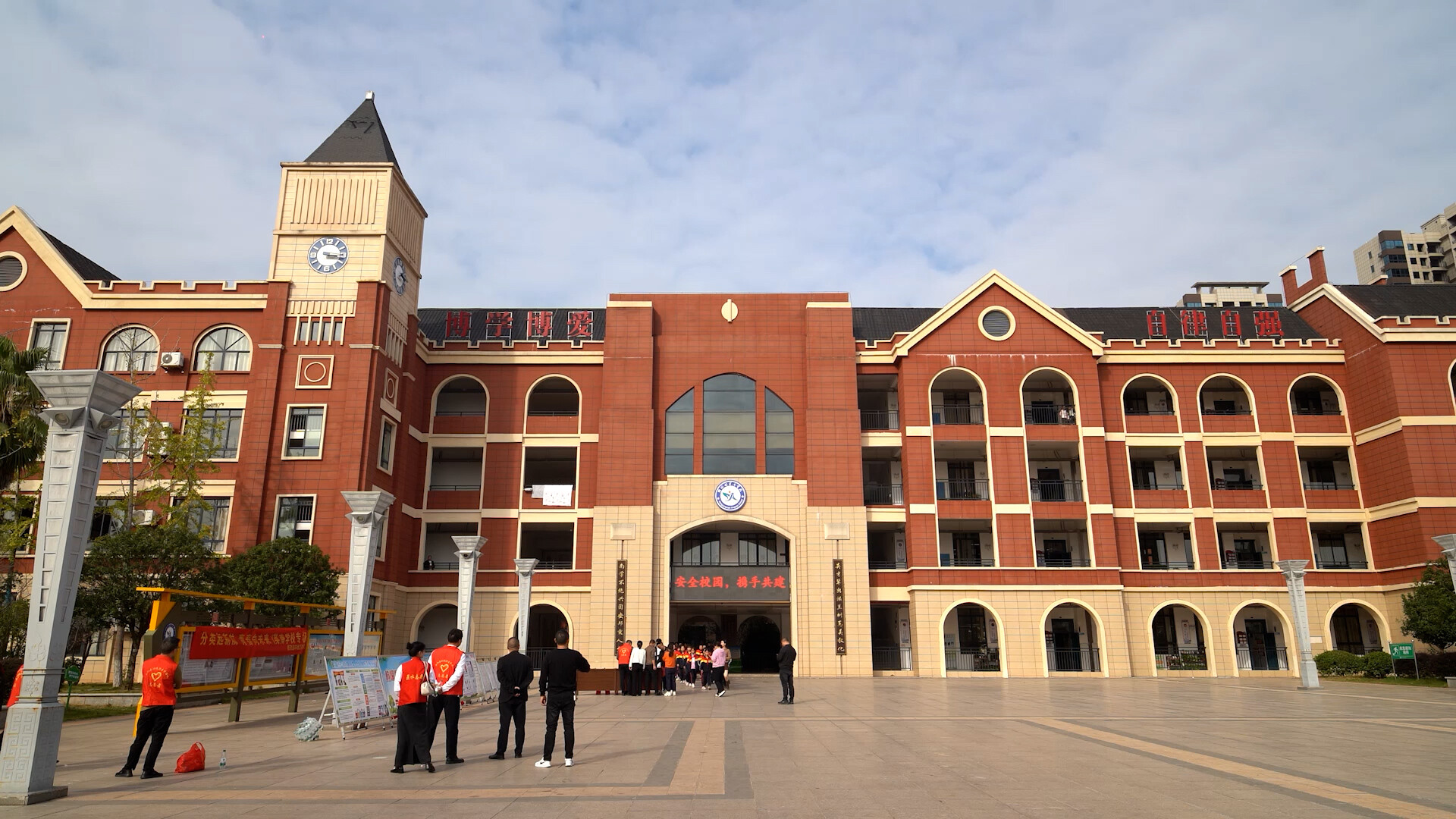 五大行动启新程·城乡面貌提升 | 我县开展垃圾分类宣传活动  倡导绿色生活新时尚