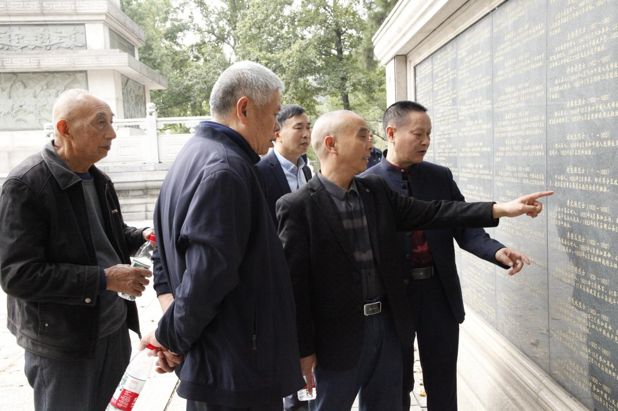 衡阳县教育局：宏恩润腑迎重九 老骥嘶风焕芳春