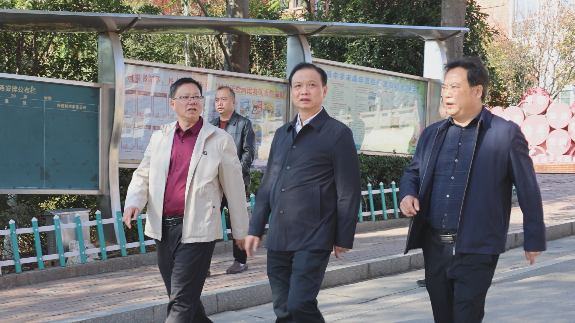 杨峰调研教育工作：推动教育高质量发展，办好人民满意的教育