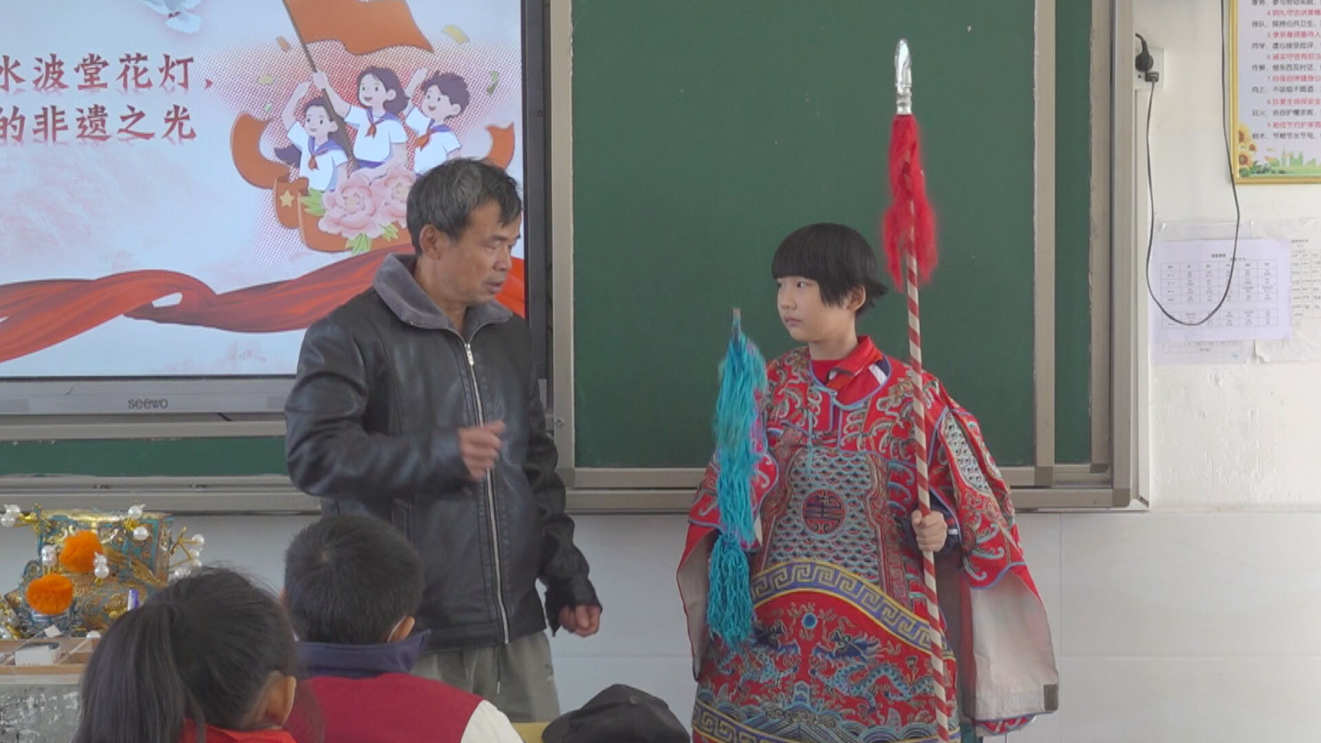 渣江镇中心小学：非遗“花灯”进课堂，素质拓展润童心