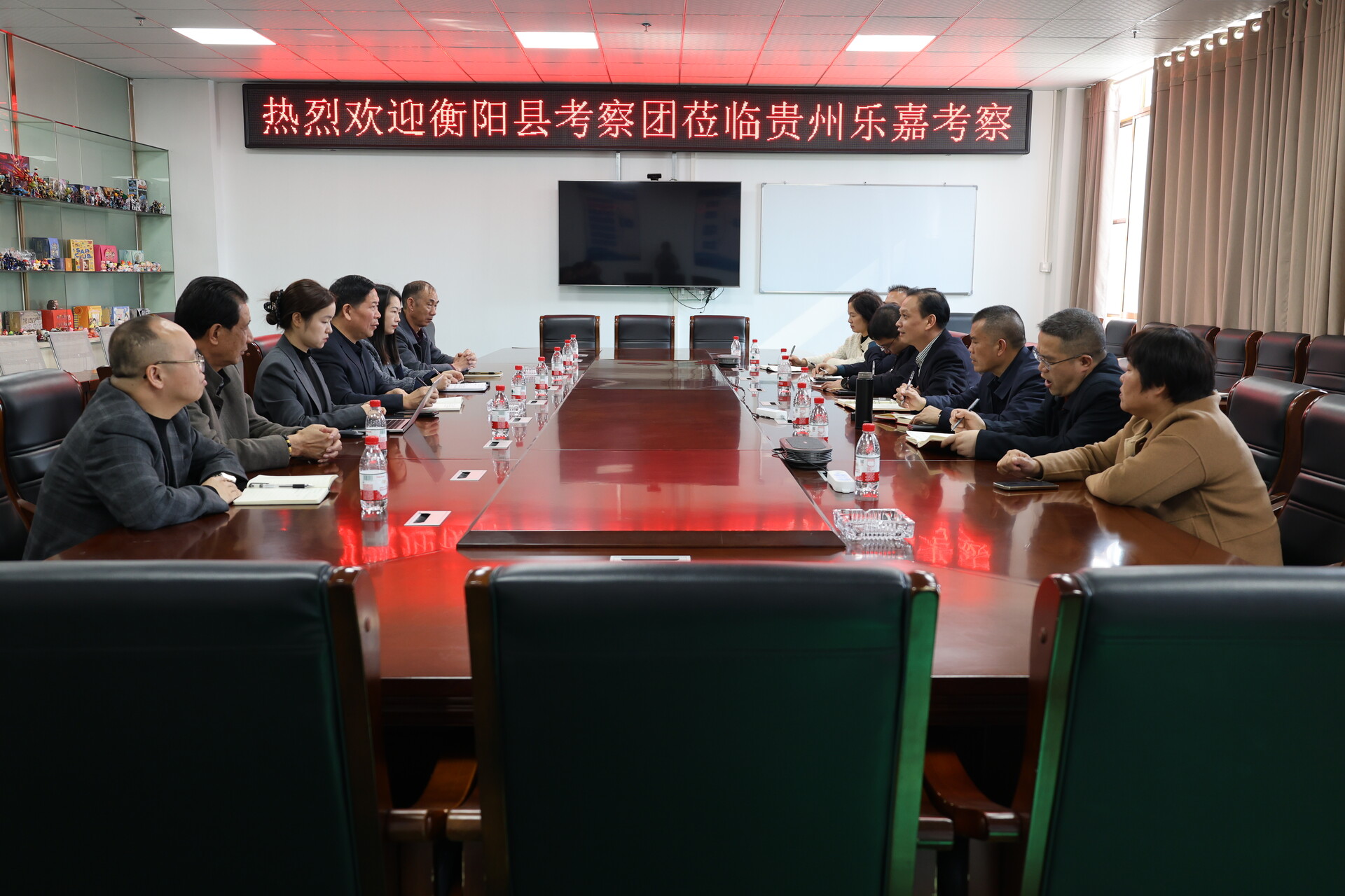 杨峰率队赴贵州招商考察：诚邀蒸商回归桑梓，共促县域经济高质量发展