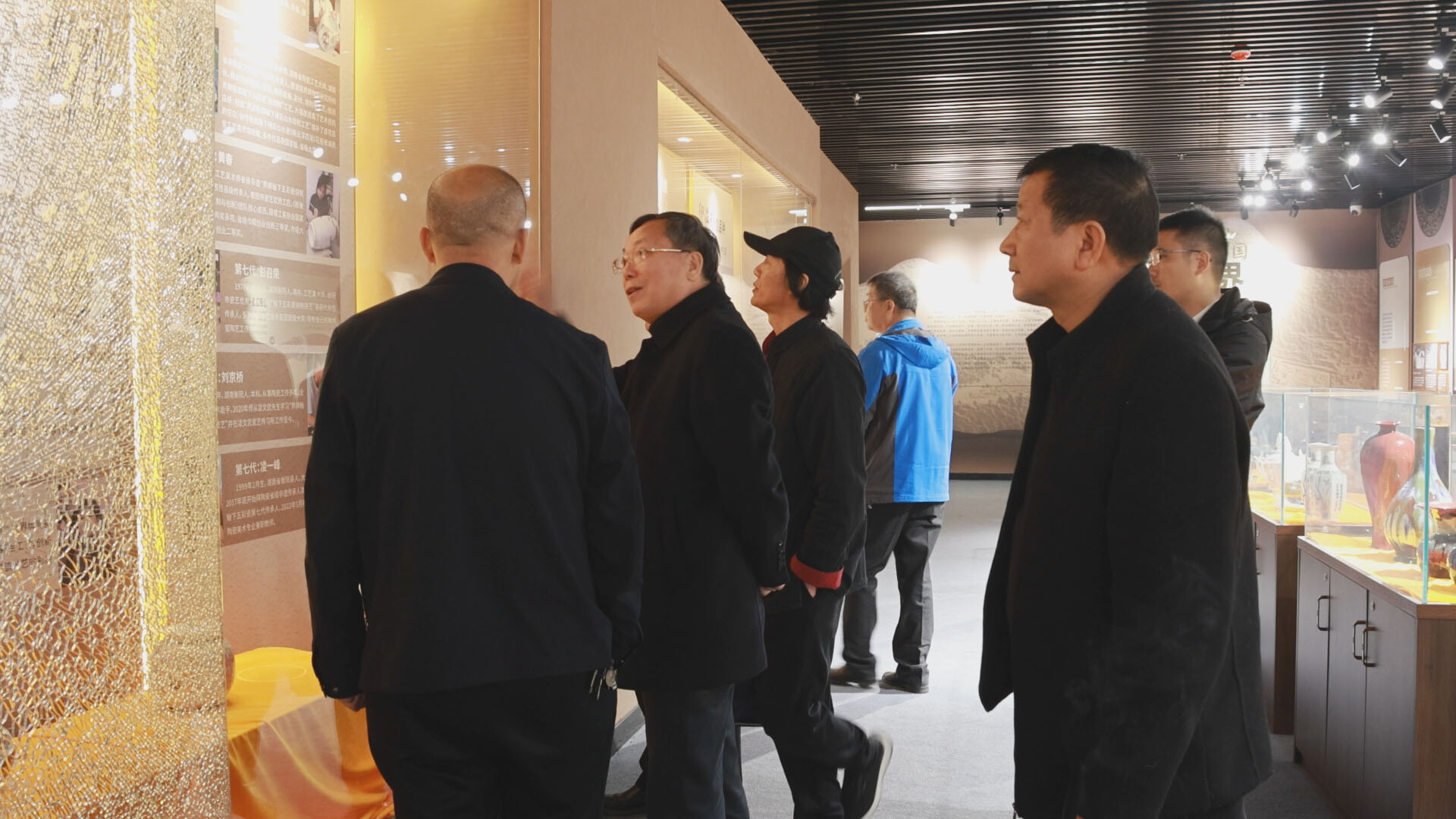 市社科专家服务团深入我县把脉问诊，助力陶瓷产业转型升级