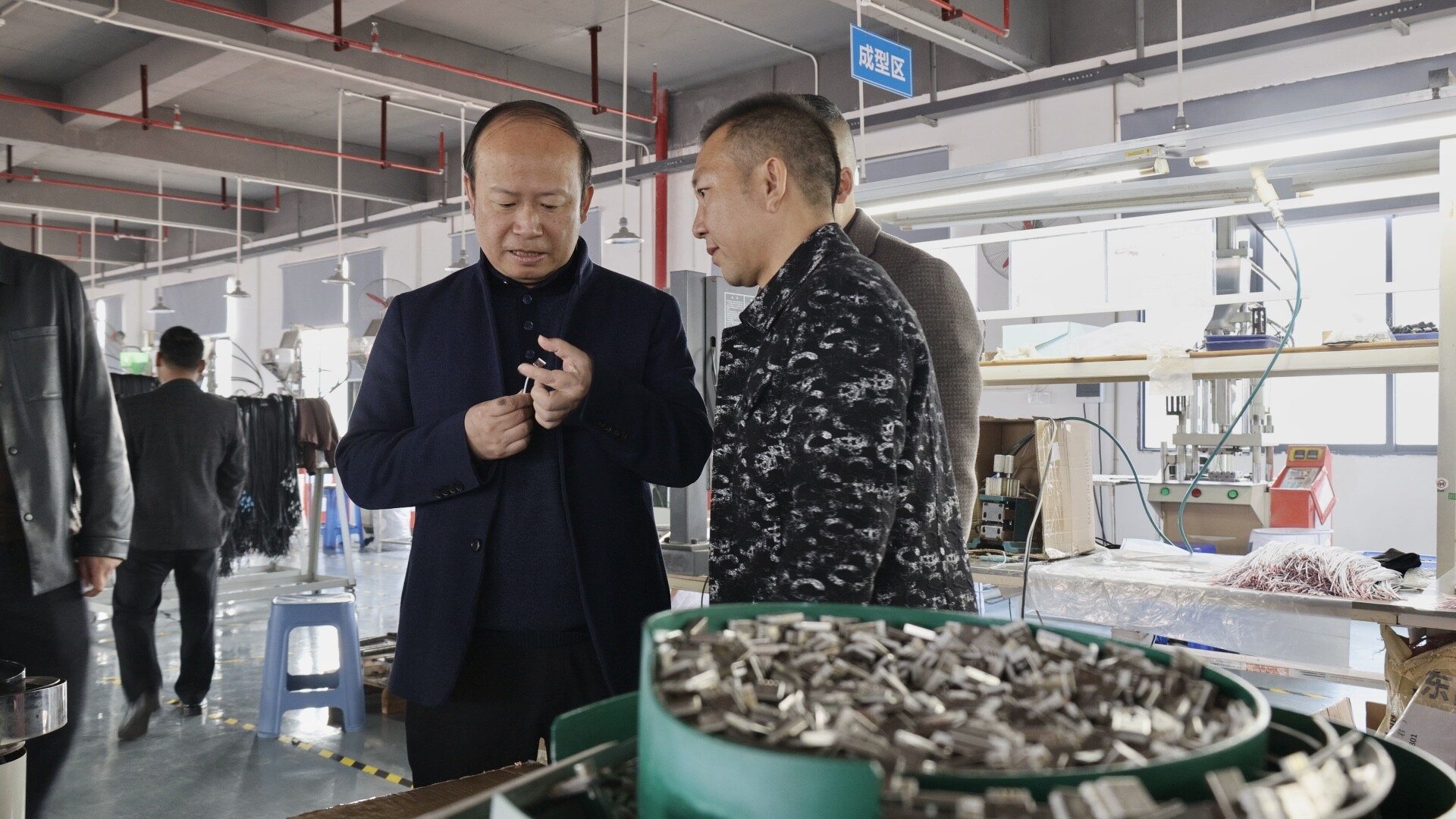 孙浩赴板市乡 集兵镇调研 党建引领聚合力 产业振兴强根基