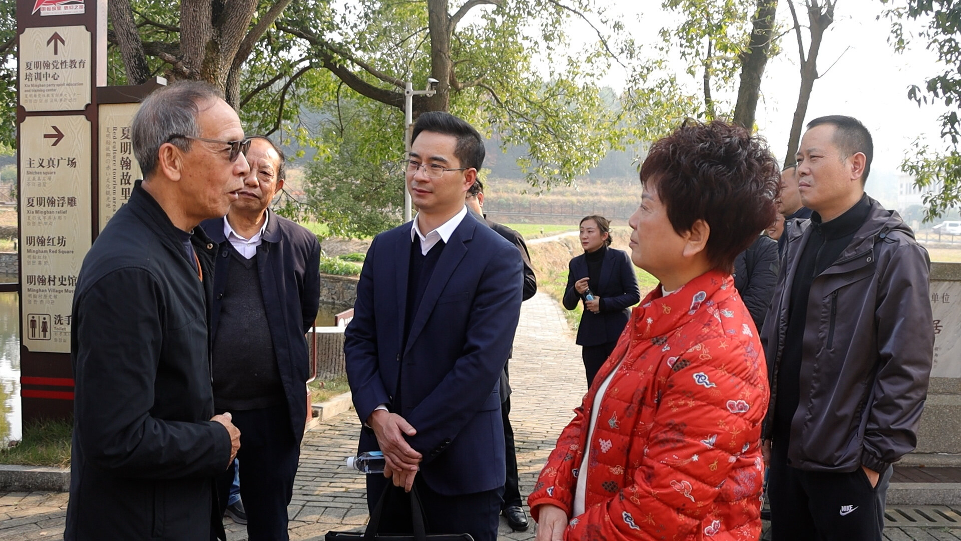 广铁集团关工委调研组来我县考察红色教育等工作