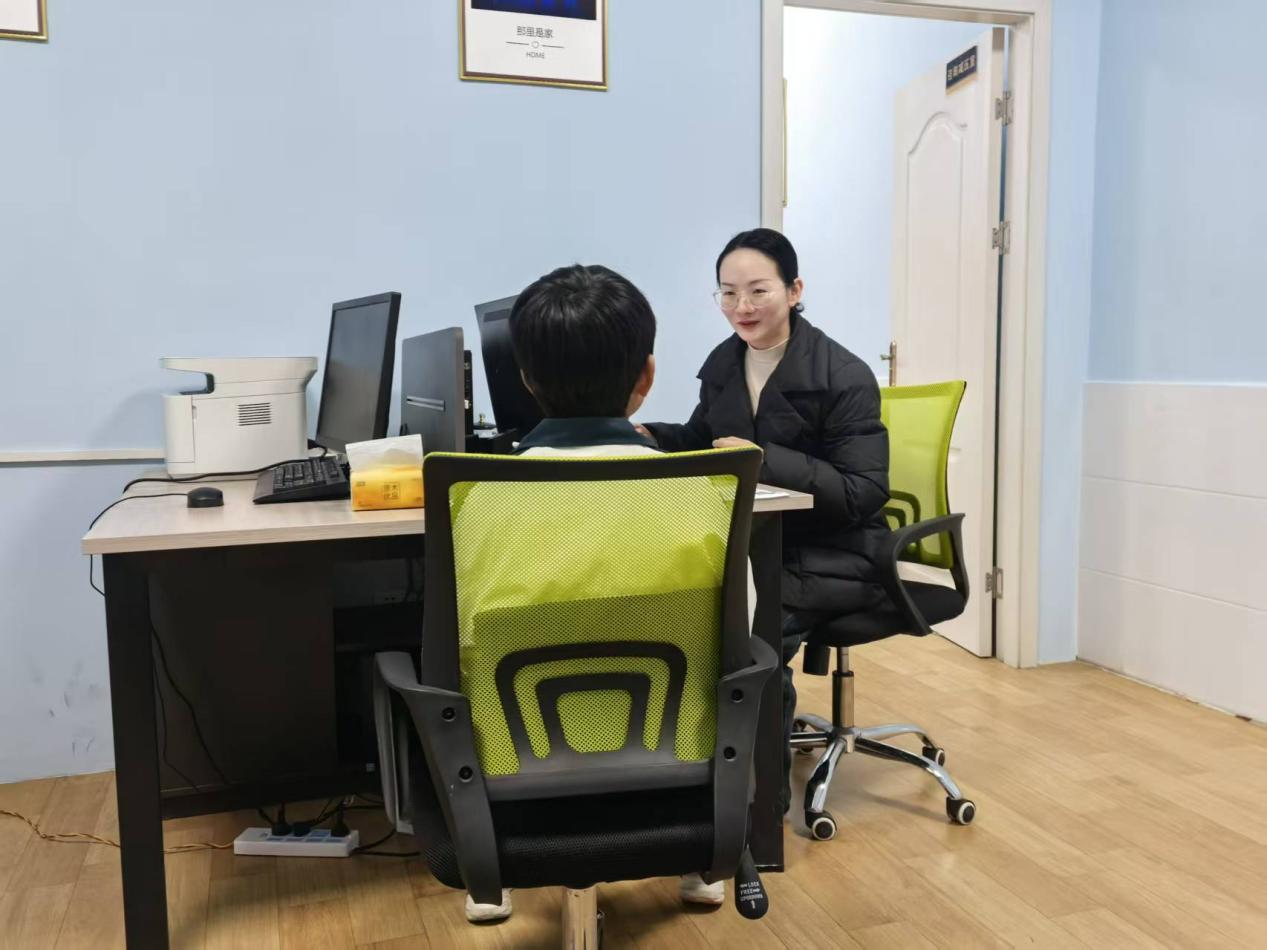 【“十五五”蒸阳群众“我所盼”】之五 屈文惠：转行！给乡村少年补上“心灵关爱”这一课