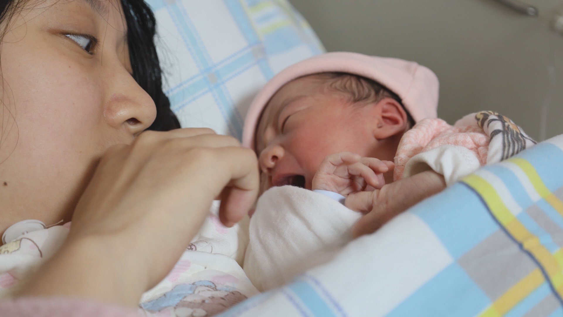 我县分娩零支付新政落地，妇幼保健院迎来首批“元旦宝宝”