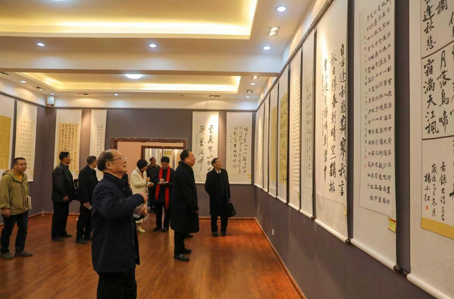 我县举办第四届“玉兰杯”中小学师生书法赛展览活动