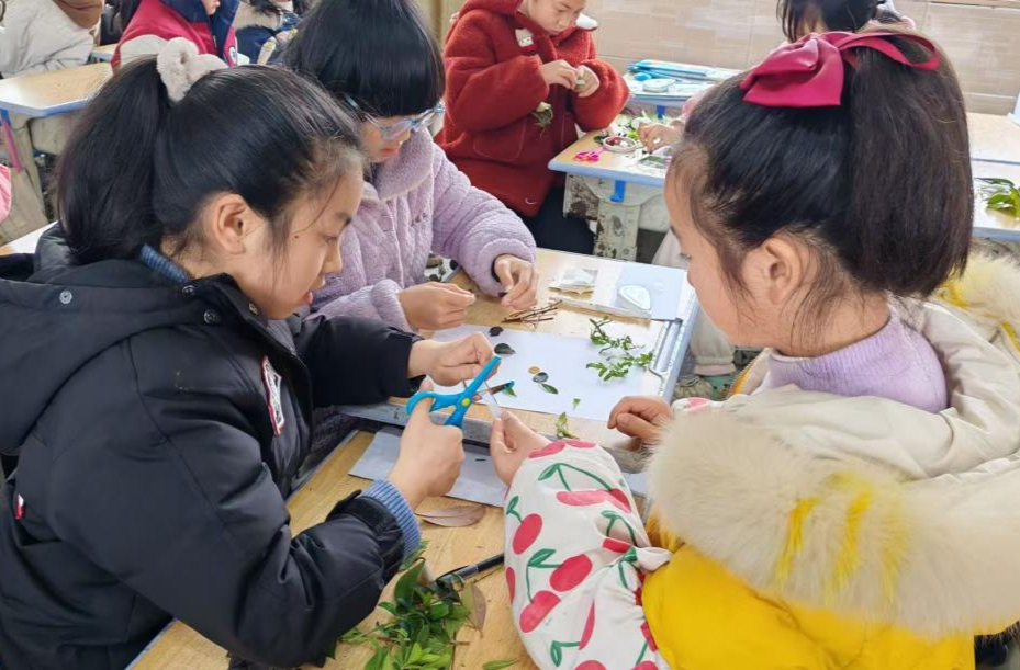 银瓷完小：界牌冬日童欢 赤橙志愿同行