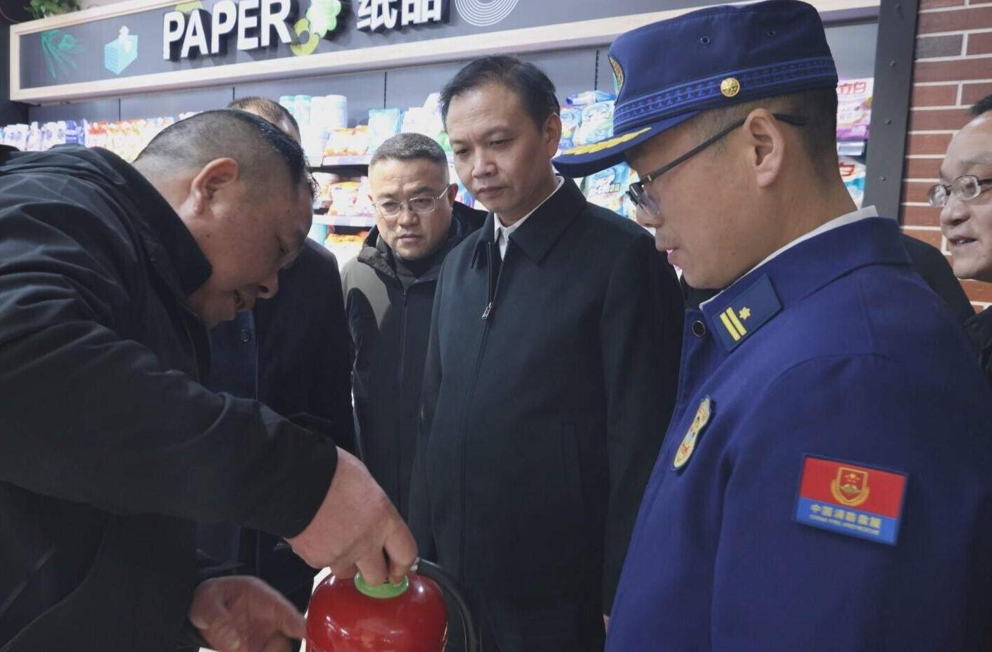 杨峰带队督导安全生产工作 拧紧安全责任链条 筑牢安全生产底线