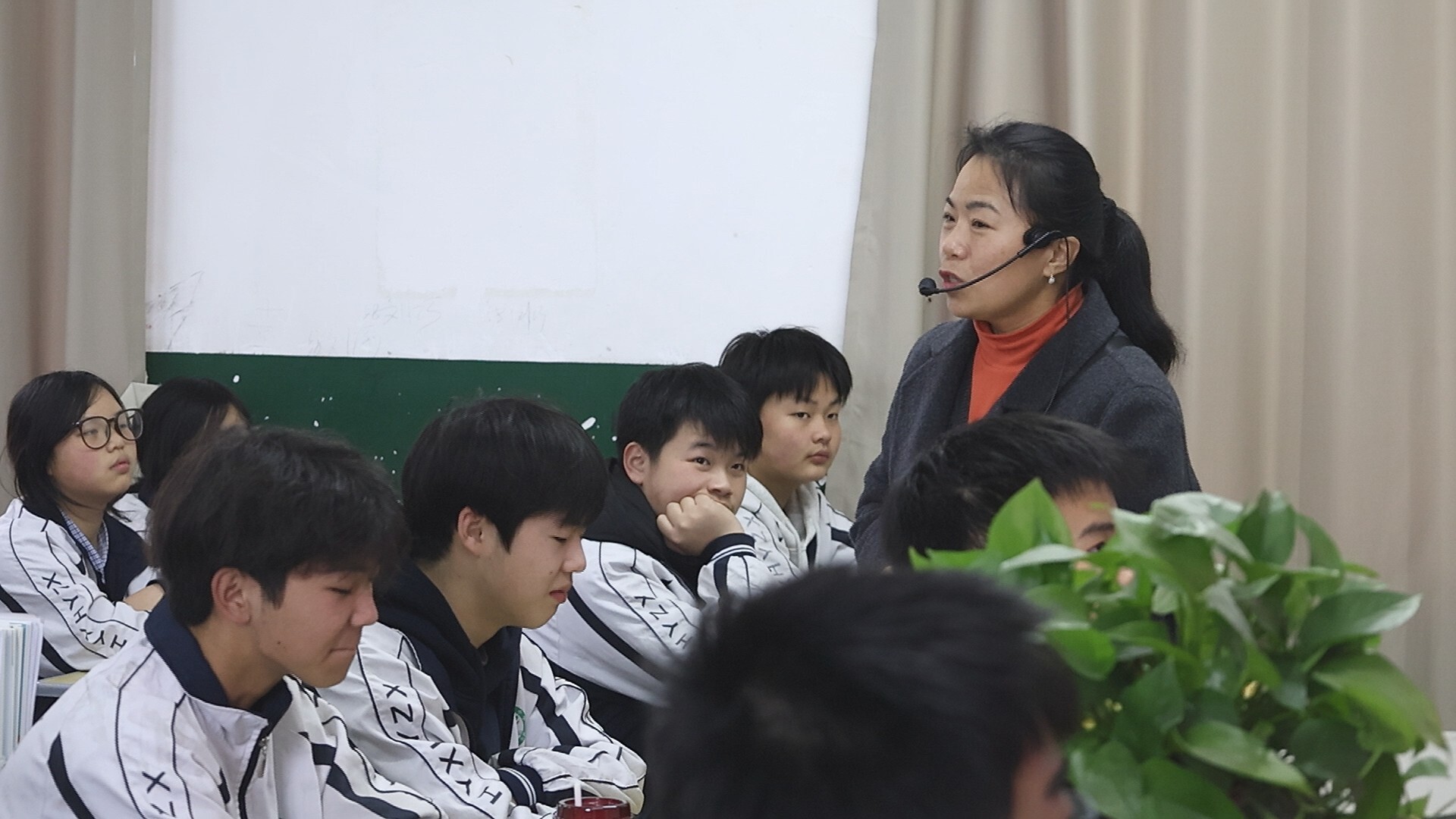 开学第一课丨弘扬中学：从春晚机器人看科技未来