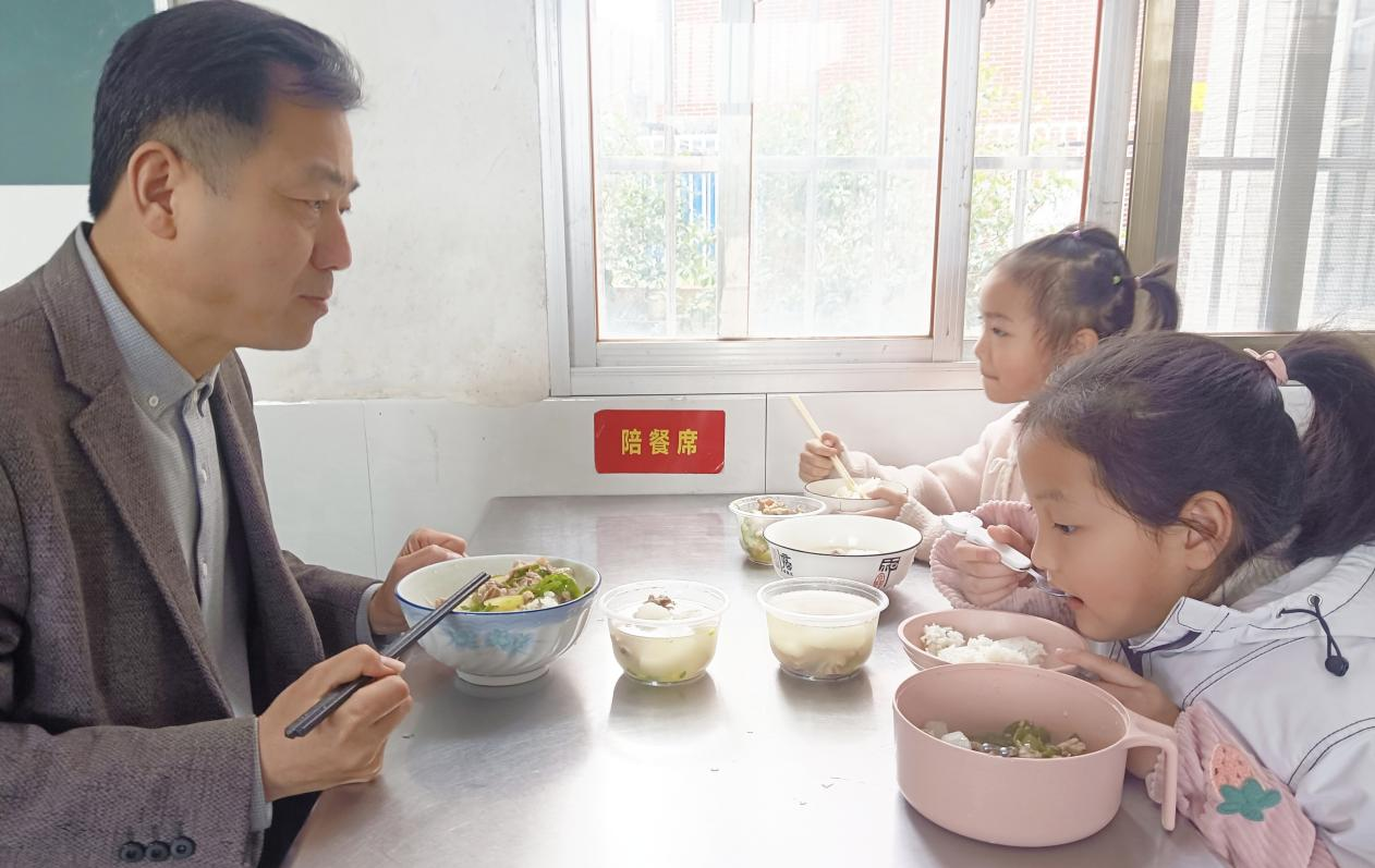 台源镇中心小学：新学期食堂提质改造 护航师生“舌尖上”的安全