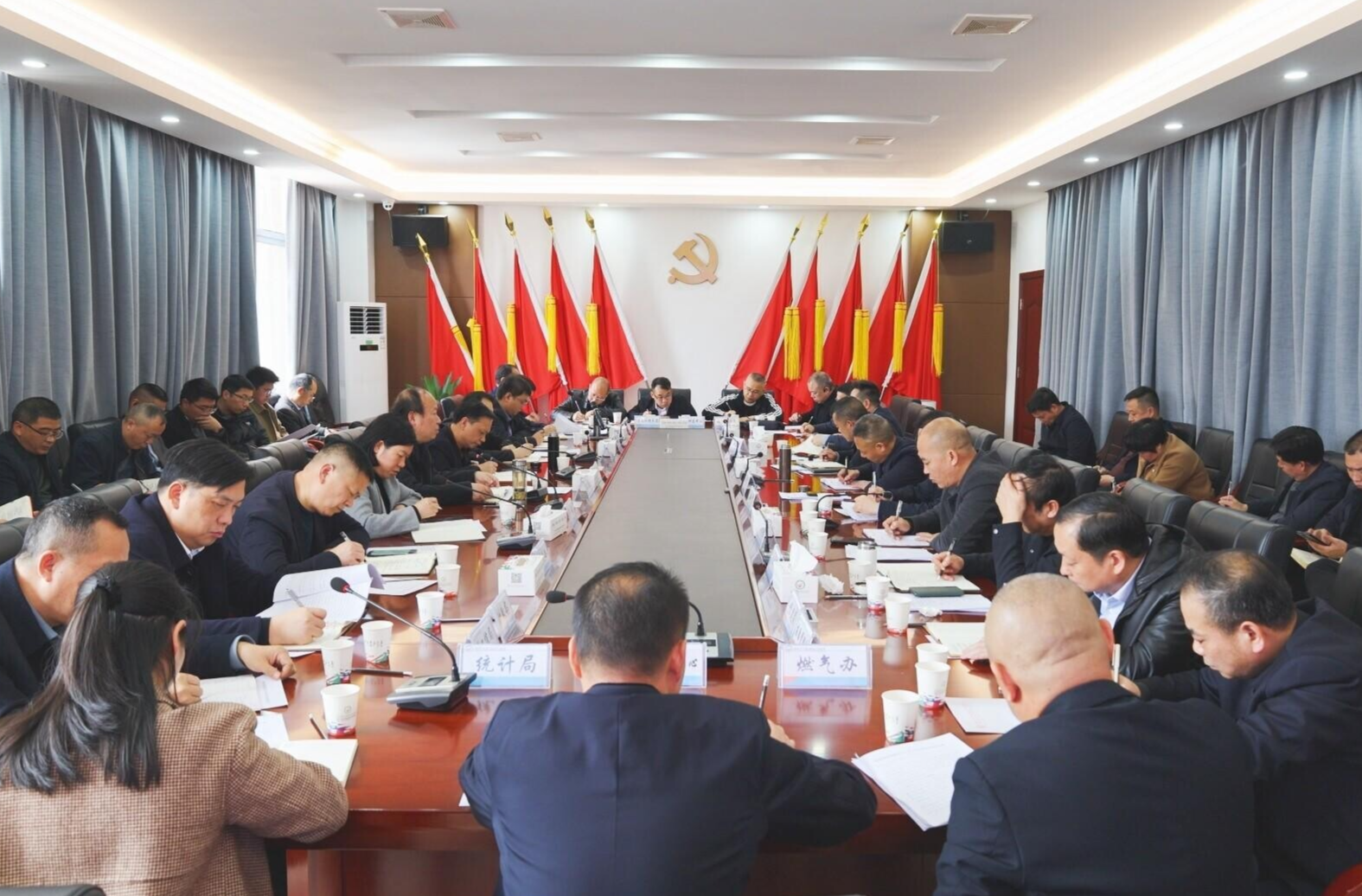 孙浩带队到西渡高新区调研
向强聚力 向链聚势 向优聚能 
全面提升园区发展质效 为建设县域经济强县注入强劲动能