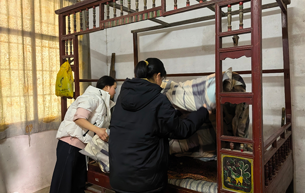 衡阳县夏明翰中学：情暖夕阳 爱心同行