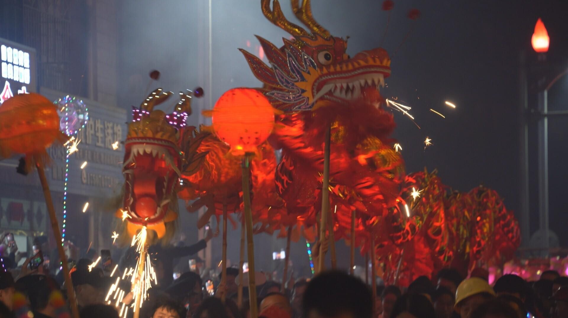 界牌火灯节热闹非凡 六百年民俗薪火相传