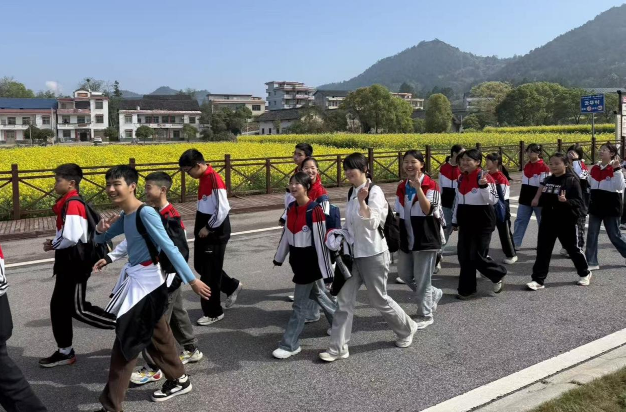 衡阳县文昌实验学校：千人万步祭英烈，一腔热血“后来人”