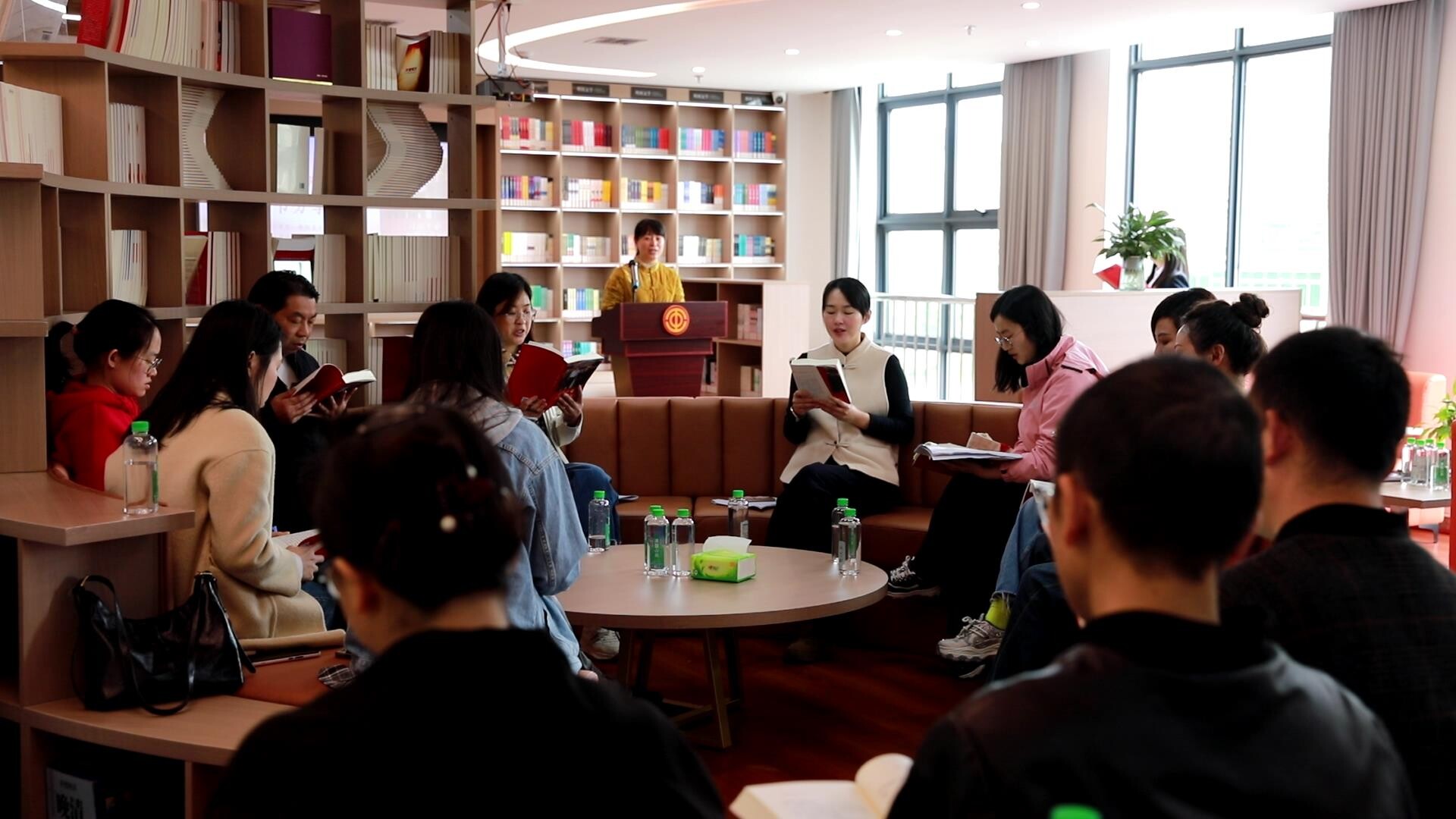 世界读书日 | 我县举办读书分享会 教师共读共学悟初心